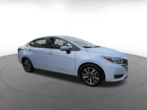 Gray Sky Pearl 2025 Nissan Versa 1.6 SV