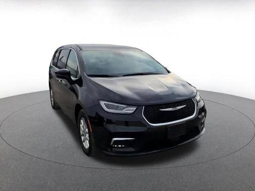 2024 Chrysler Pacifica Touring-L