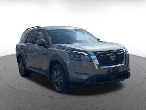 2023 Nissan Pathfinder SV