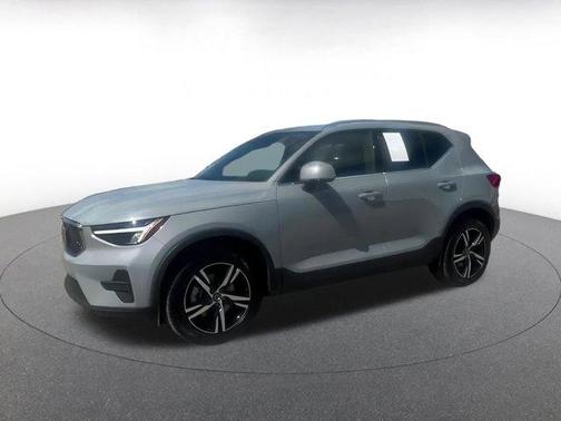2024 Volvo XC40 CORE