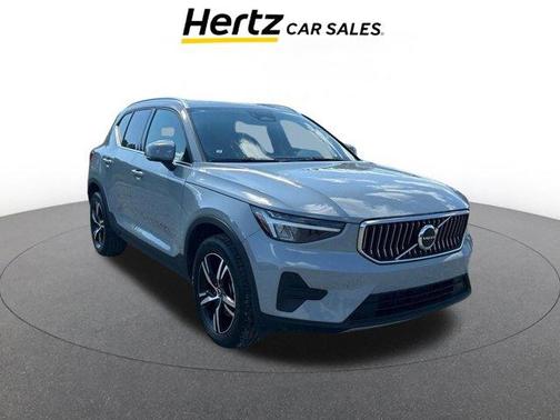 2024 Volvo XC40 CORE
