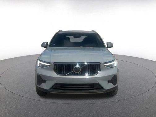 2024 Volvo XC40 CORE