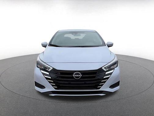 Gray Sky Pearl 2025 Nissan Versa 1.6 SV