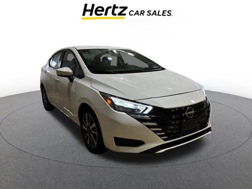 Aspen White 2025 Nissan Versa 1.6 SV