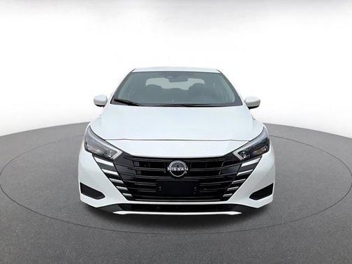 Aspen White 2025 Nissan Versa 1.6 SV