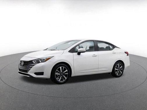 Aspen White 2025 Nissan Versa 1.6 SV