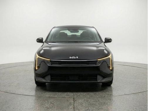 Aurora Black Pearl 2025 Kia K4