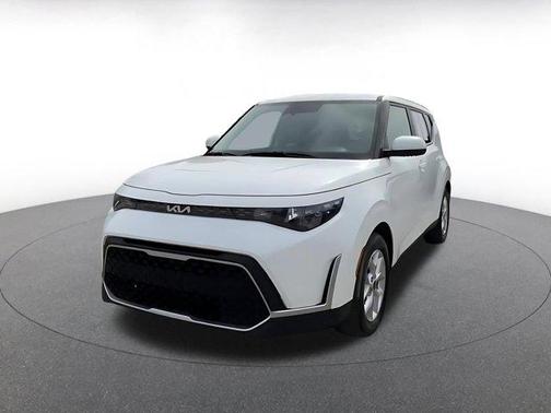 Snow White Pearl 2025 Kia Soul LX