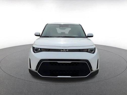 Snow White Pearl 2025 Kia Soul LX