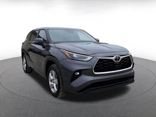 2025 Toyota Highlander LE