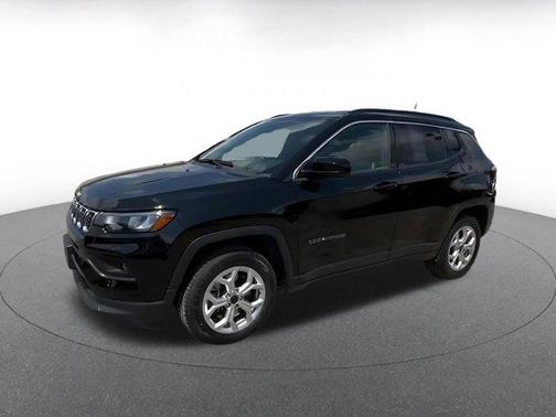 Diamond Black 2025 Jeep Compass Latitude
