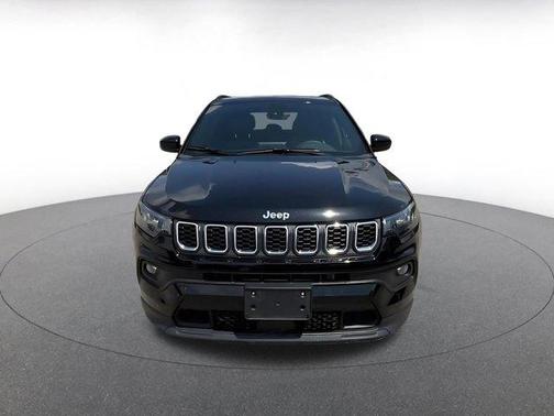 Diamond Black 2025 Jeep Compass Latitude