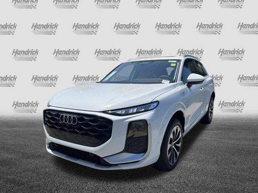 Glacier White Metallic 2026 Audi Q3 TFSI quattro S tronic