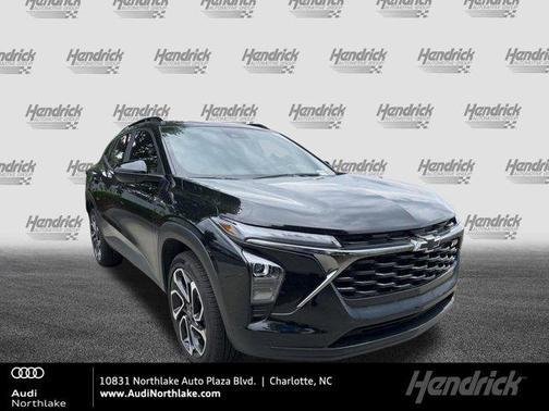 Mosaic Black Metallic 2025 Chevrolet Trax FWD 2RS