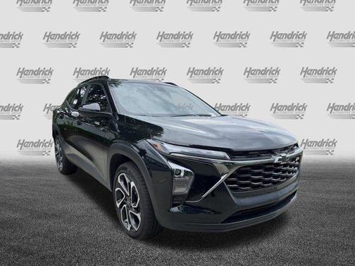 Mosaic Black Metallic 2025 Chevrolet Trax FWD 2RS
