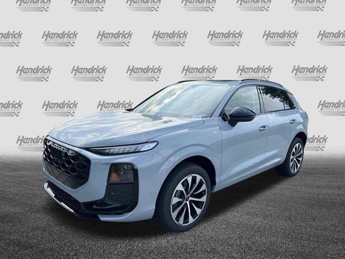 Arrow Gray Pearl Effect 2026 Audi Q3 TFSI quattro S tronic