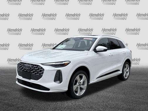 Glacier White Metallic 2025 Audi Q5 Premium Plus TFSI quattro S tronic