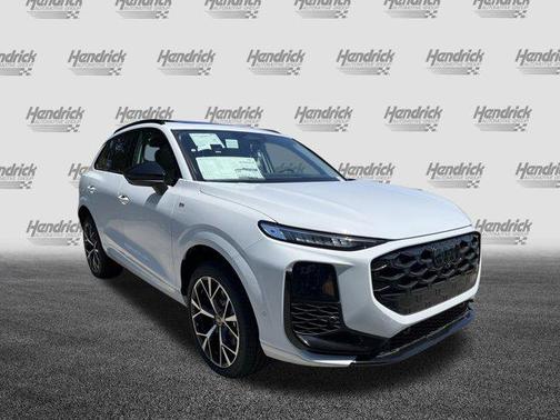Glacier White Metallic 2026 Audi Q3 TFSI quattro S tronic
