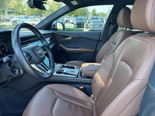 Carrara White 2025 Audi Q8 55 Premium