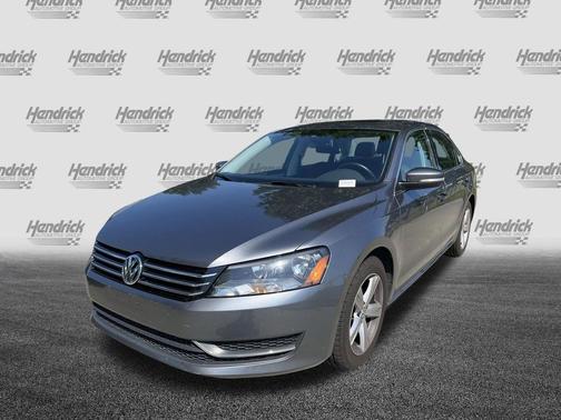 Platinum Gray Metallic 2013 Volkswagen Passat 2.5 SE