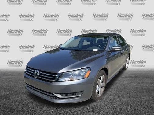 Platinum Gray Metallic 2013 Volkswagen Passat 2.5 SE