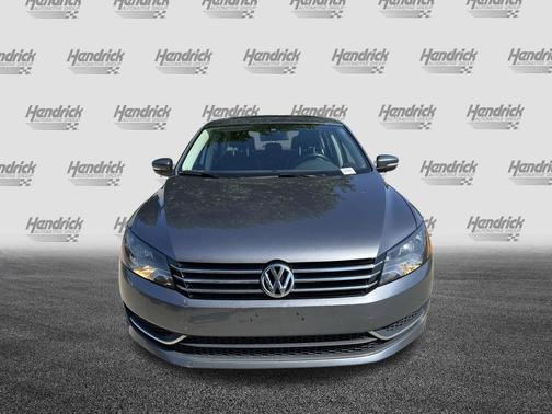 Platinum Gray Metallic 2013 Volkswagen Passat 2.5 SE