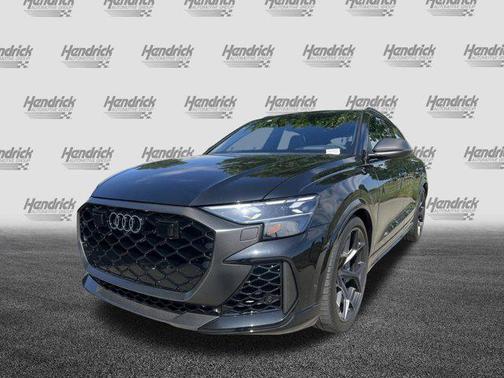 Mythos Black Metallic 2025 Audi RS Q8 4.0T