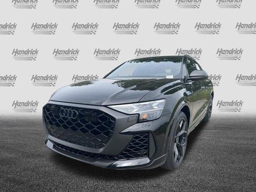 Mythos Black Metallic 2025 Audi RS Q8 4.0T