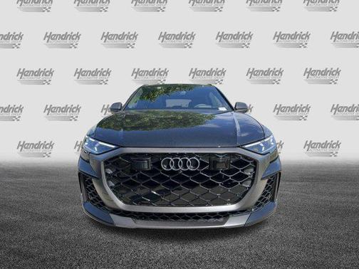 Mythos Black Metallic 2025 Audi RS Q8 4.0T