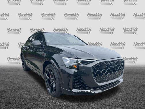 Mythos Black Metallic 2025 Audi RS Q8 4.0T