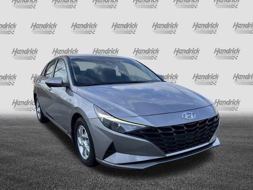 2021 Hyundai ELANTRA SE