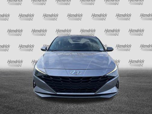 2021 Hyundai ELANTRA SE