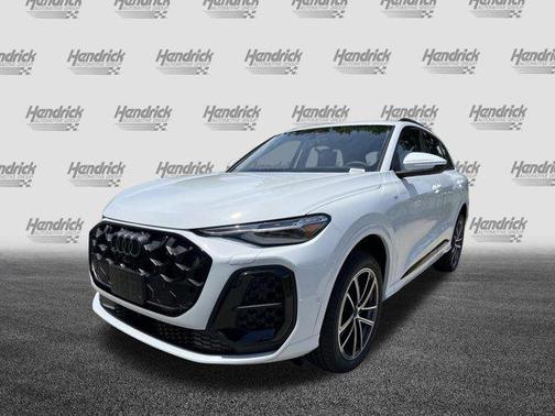 Glacier White Metallic 2026 Audi Q5 Premium Plus TFSI quattro S tronic