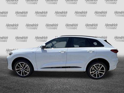 Glacier White Metallic 2026 Audi Q5 Premium Plus TFSI quattro S tronic