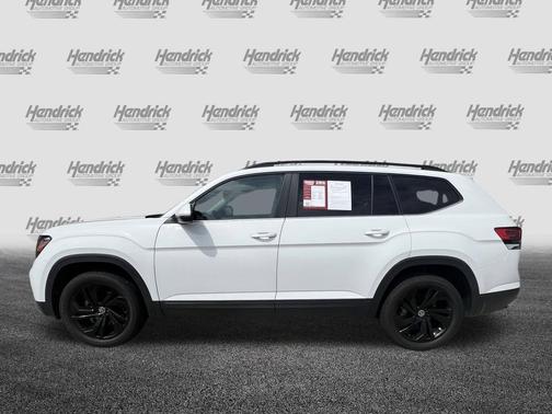 Pure White 2022 Volkswagen Atlas 2.0T SE w/Technology