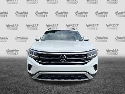 Pure White 2022 Volkswagen Atlas 2.0T SE w/Technology