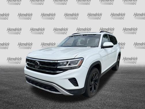 Pure White 2022 Volkswagen Atlas 2.0T SE w/Technology