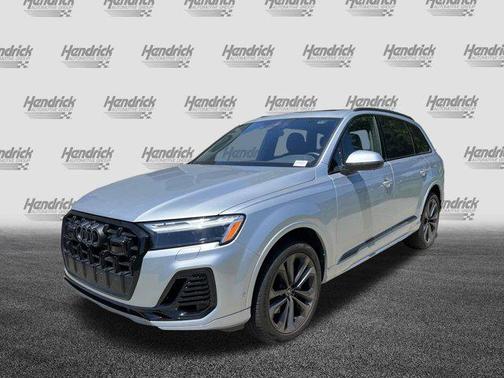 2025 Audi Q7 55 Premium Plus