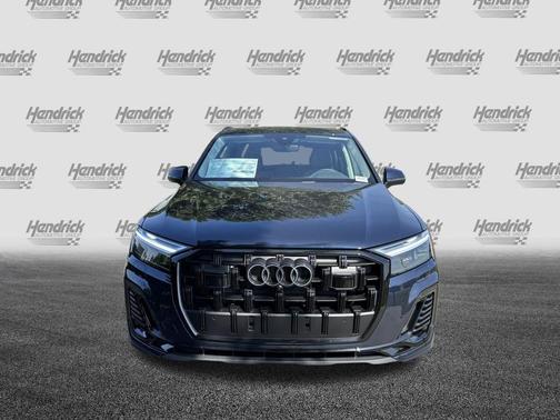 Waitomo Blue Metallic 2026 Audi Q7 45 Premium