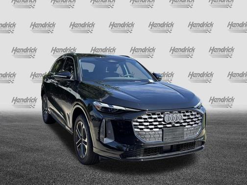 Mythos Black Metallic 2025 Audi Q5 Premium TFSI quattro S tronic