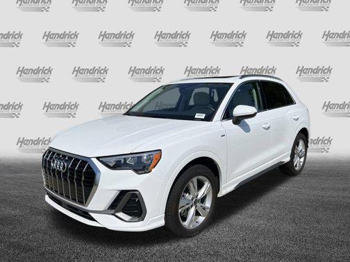 2022 Audi Q3 45 S line Premium