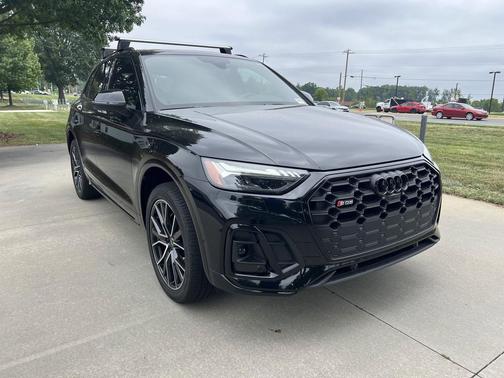 Mythos Black Metallic 2023 Audi SQ5 3.0T Prestige