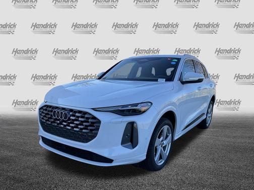 Glacier White Metallic 2025 Audi Q5 Premium Plus TFSI quattro S tronic