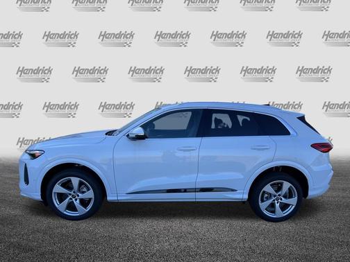 Glacier White Metallic 2025 Audi Q5 Premium Plus TFSI quattro S tronic
