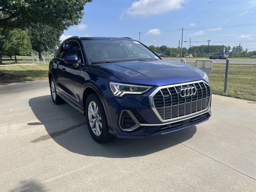 Navarra Blue Metallic 2023 Audi Q3 45 S line Premium Plus