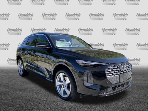 Mythos Black Metallic 2025 Audi Q5 Premium Plus TFSI quattro S tronic