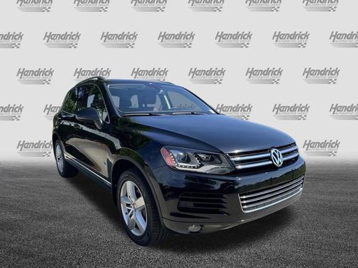 Black Uni 2012 Volkswagen Touareg VR6 Lux
