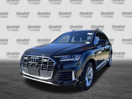 2023 Audi Q7 45 Premium Plus