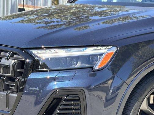 2025 Audi Q7 55 Prestige