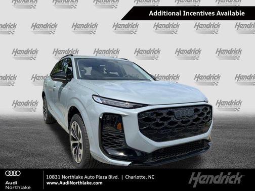 Arrow Gray Pearl Effect 2026 Audi Q3 TFSI quattro S tronic